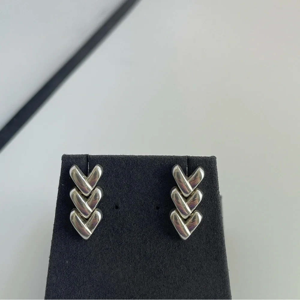 Vintage Sterling Silver Puffy Chevron dangle Drop Earrings - Picture 1 of 11